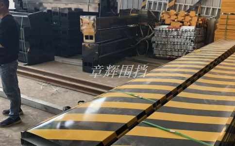 pvc圍擋在哪些領(lǐng)域被廣泛應(yīng)用？（pvc圍欄是什么，有哪些主要的應(yīng)用場(chǎng)合）